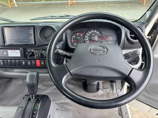 Hino Dutro 11