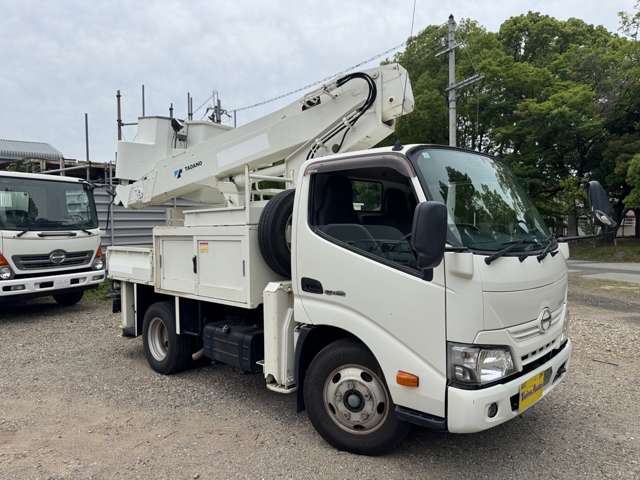 Hino Dutro 3