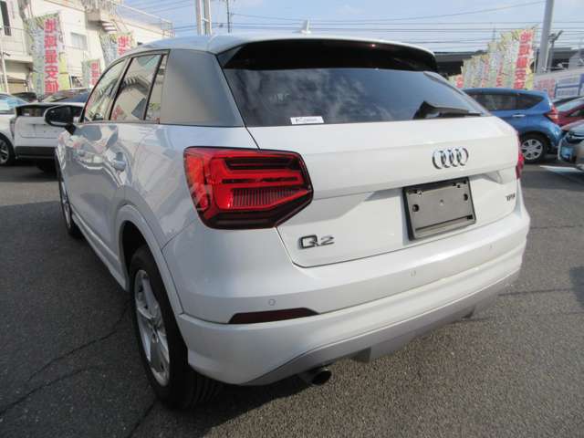 Audi Q2 12