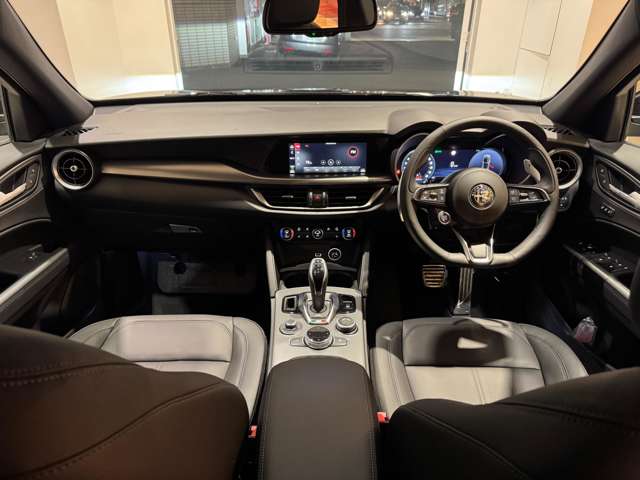 Alfa Romeo Stelvio 4