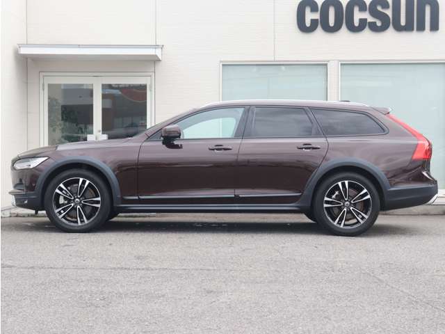 Volvo V90 Cross Country 11