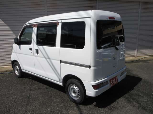 Daihatsu Hijet Cargo 11