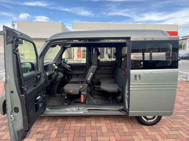 Honda N-VAN 12
