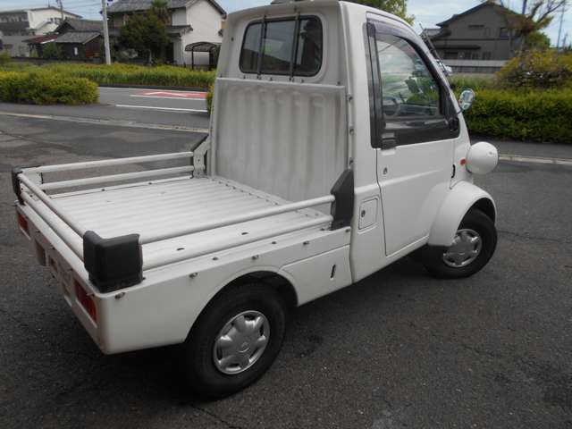 Daihatsu Midget II 12