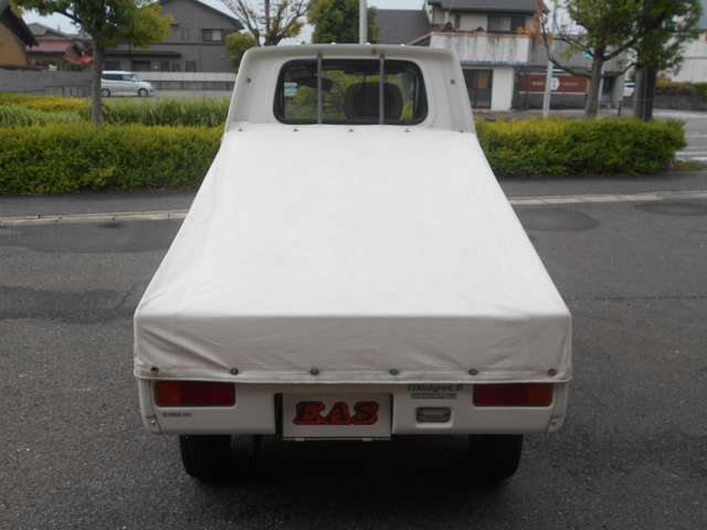 Daihatsu Midget II 4