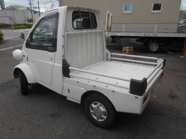 Daihatsu Midget II 10