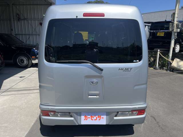Daihatsu Hijet Cargo 7