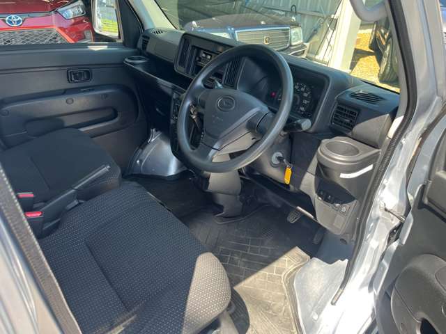 Daihatsu Hijet Cargo 9