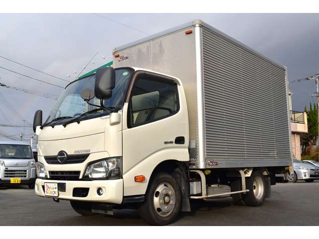 Hino Dutro 4