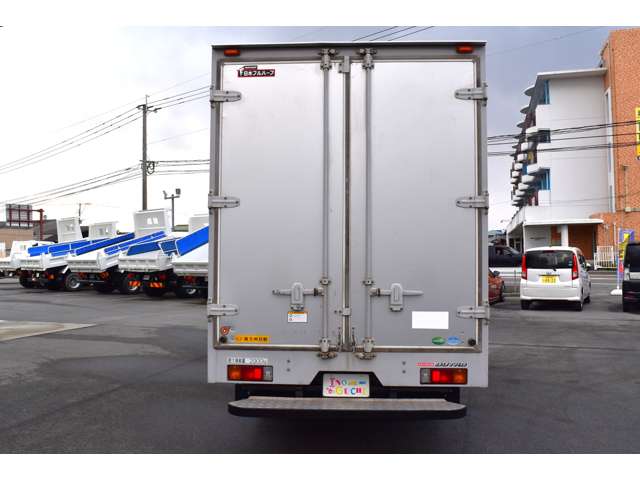 Hino Dutro 8