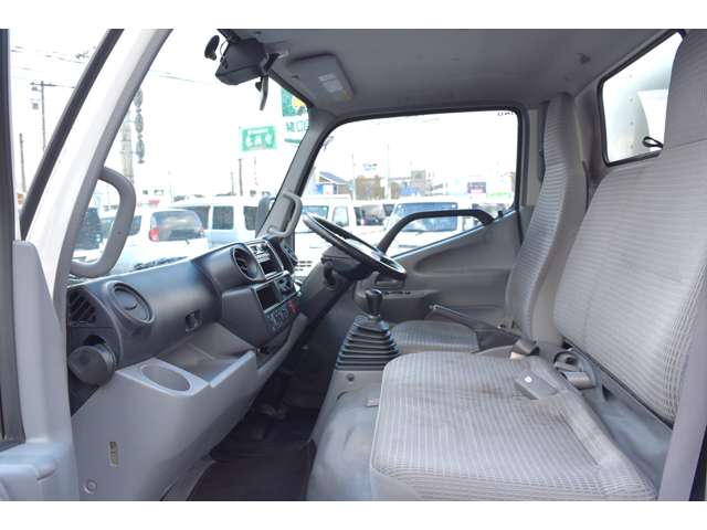 Hino Dutro 9