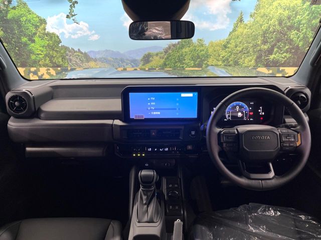 Toyota Land Cruiser FJ 2