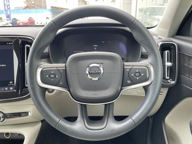 Volvo XC40 11