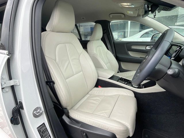 Volvo XC40 9