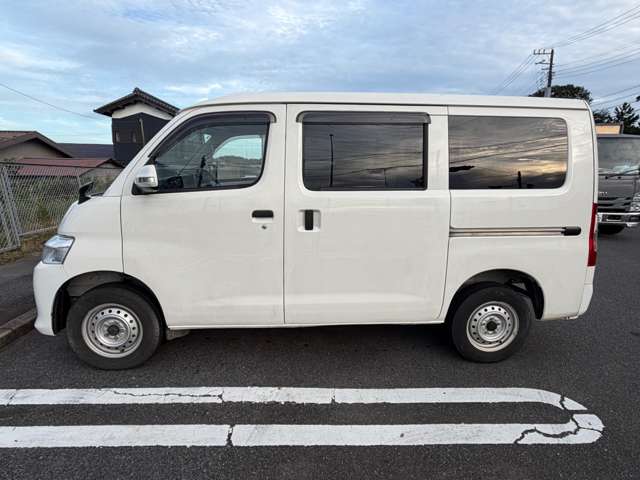 Toyota Town Ace Van 9