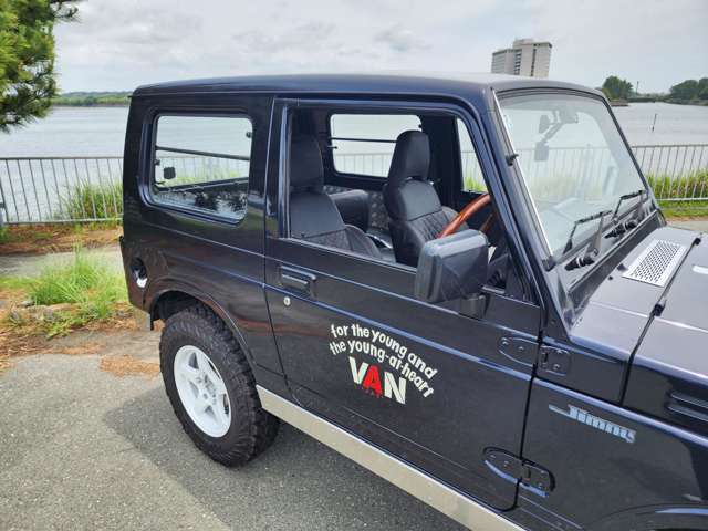 Suzuki Jimny 12