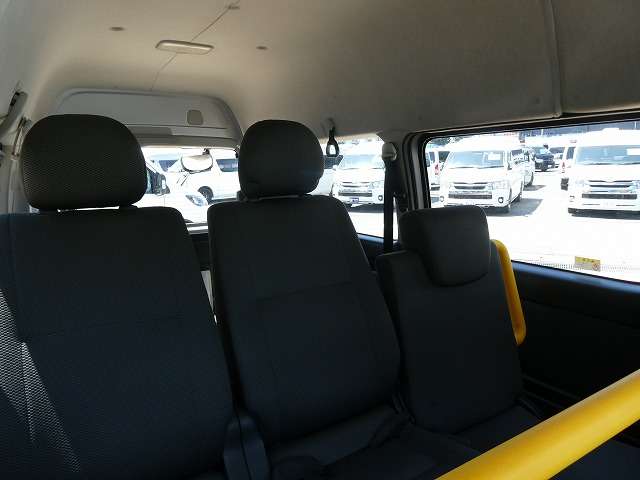 Toyota Regius Ace 11