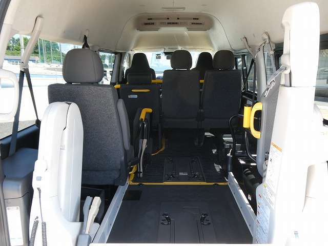 Toyota Regius Ace 2