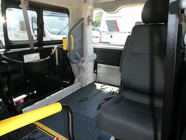 Toyota Regius Ace 8