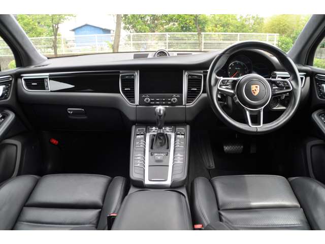 Porsche Macan 2
