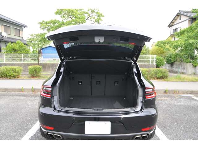 Porsche Macan 8