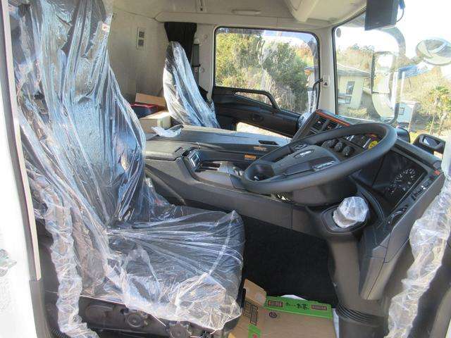 Mitsubishi Fuso Super Great 11