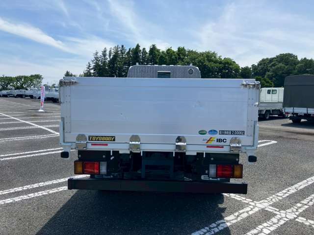 Isuzu Elf 6