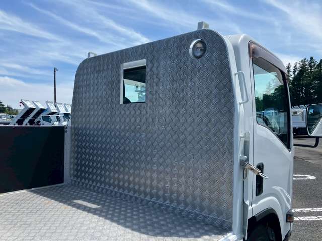Isuzu Elf 9