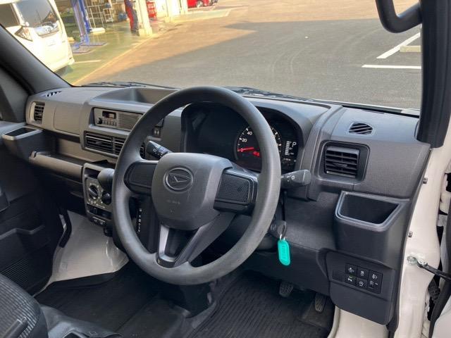 Daihatsu Hijet Cargo 11