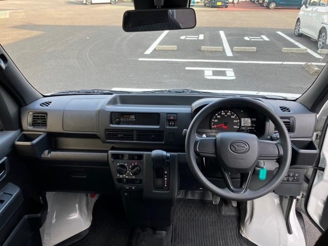 Daihatsu Hijet Cargo 3