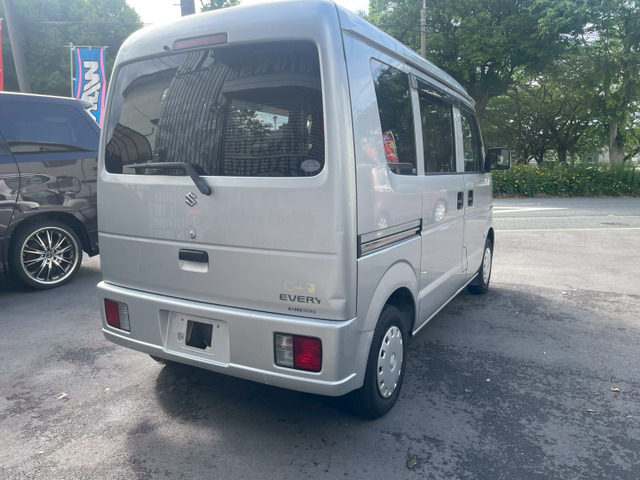 Suzuki Every 8