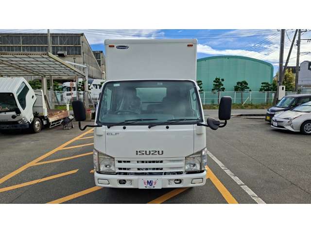 Isuzu Elf 2