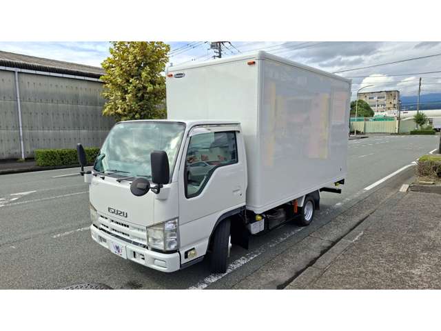 Isuzu Elf 3