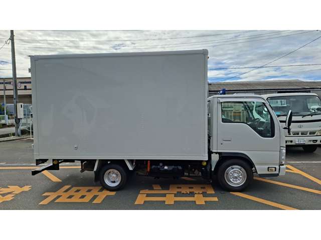 Isuzu Elf 8