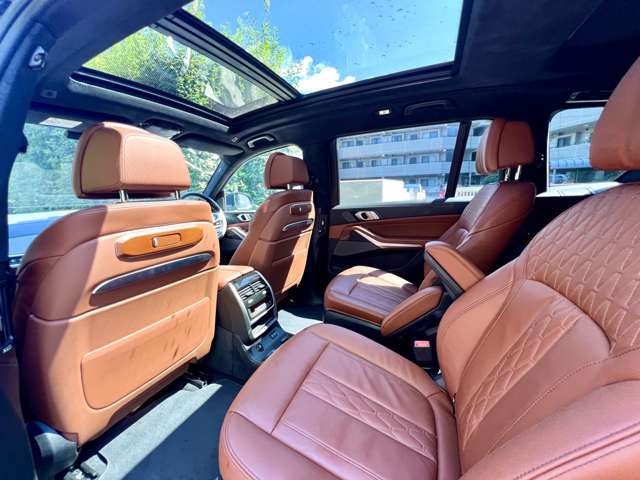 BMW X7 11