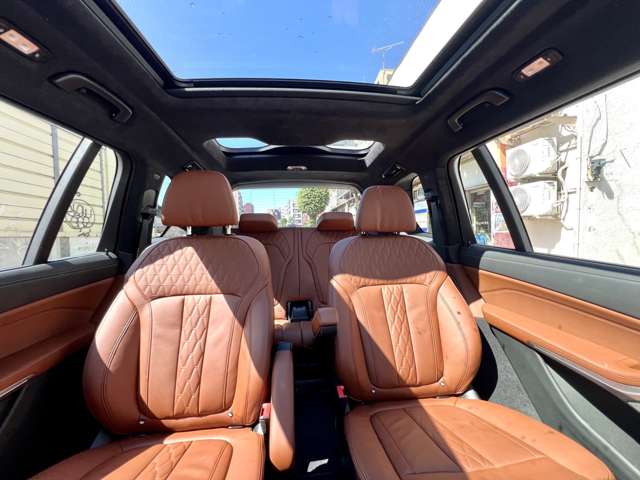 BMW X7 9