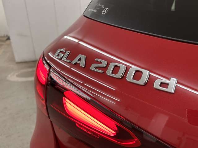 Mercedes-Benz GLA-Class 11