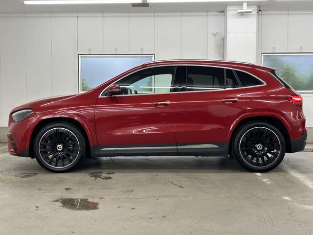 Mercedes-Benz GLA-Class 4