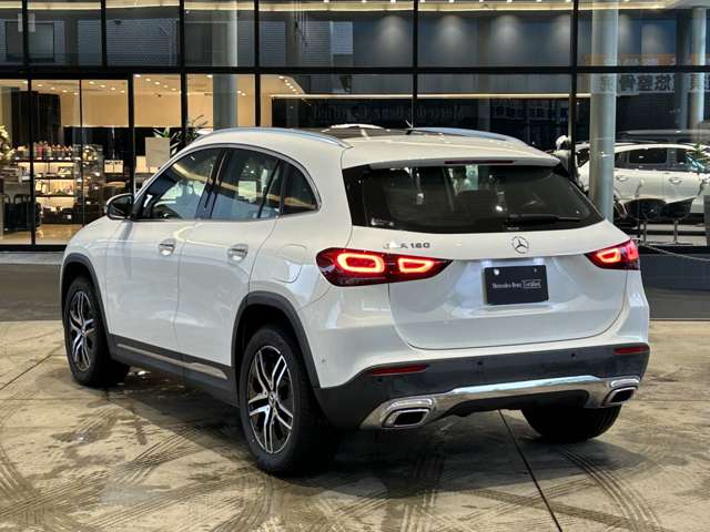 Mercedes-Benz GLA-Class 4