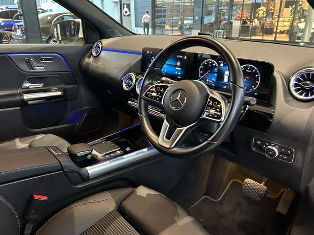 Mercedes-Benz GLA-Class 5