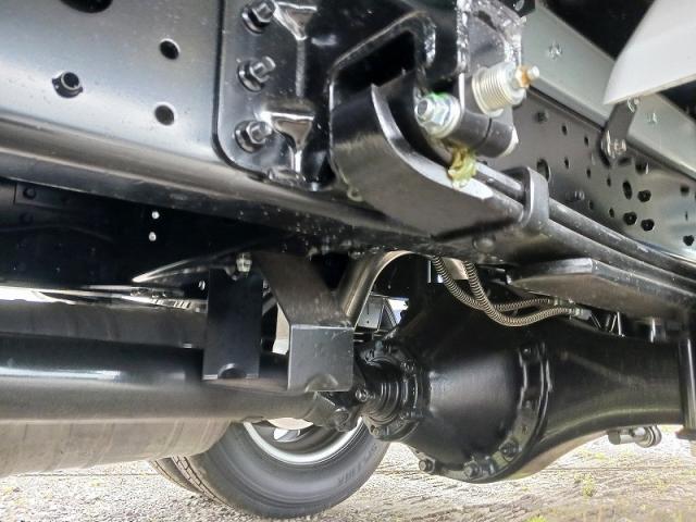 Mitsubishi Fuso Canter 9