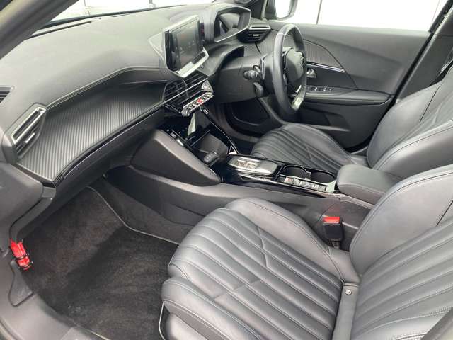 Peugeot SUV 2008 11
