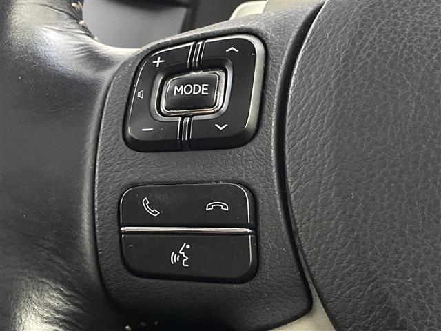 Lexus NX 11