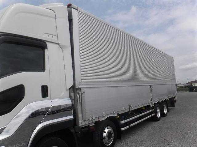 Isuzu Giga 2