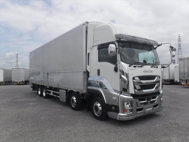 Isuzu Giga 4