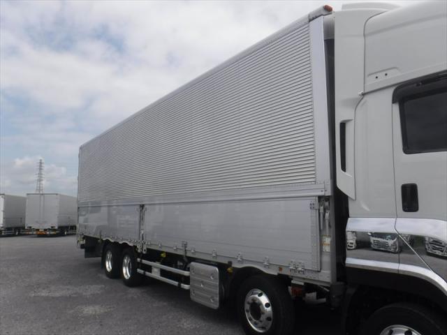 Isuzu Giga 5