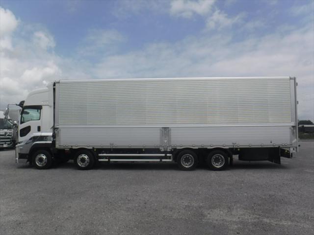 Isuzu Giga 6