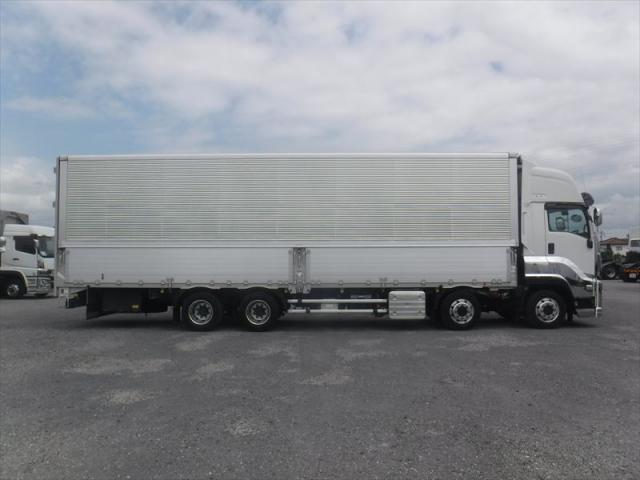 Isuzu Giga 7