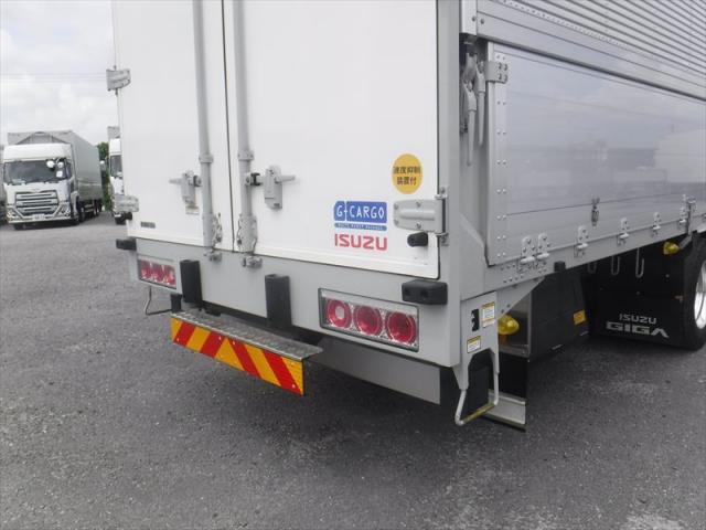 Isuzu Giga 10