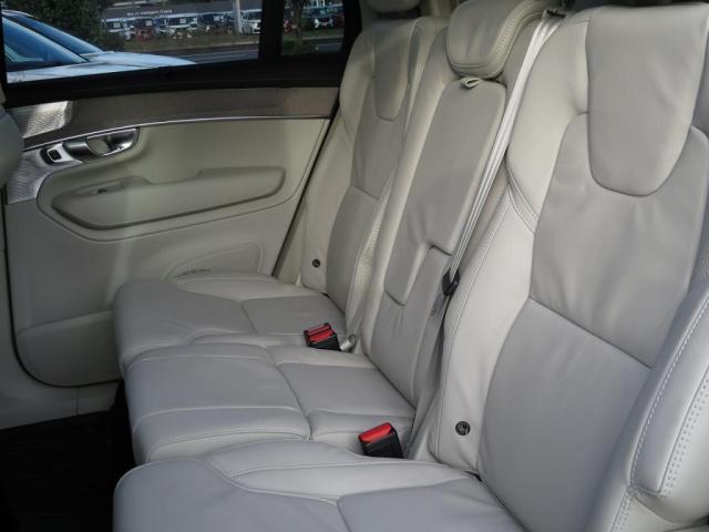 Volvo XC90 11